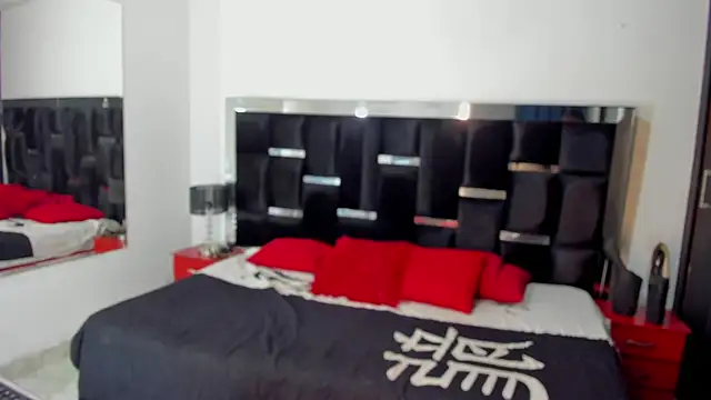 Snapshot of Loremhotsex chatting on September 24, 4:51 am Loremhotsex online show from September 24, 4:51 am