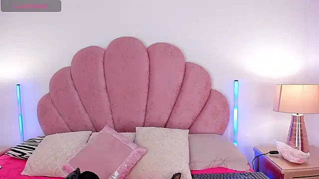 Nicole Paradise online show from February 11, 1:08 pm