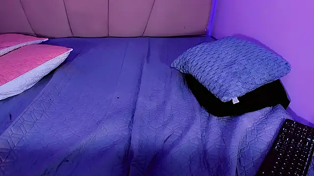 ValeriaAguilar online show from December 2, 11:42 pm