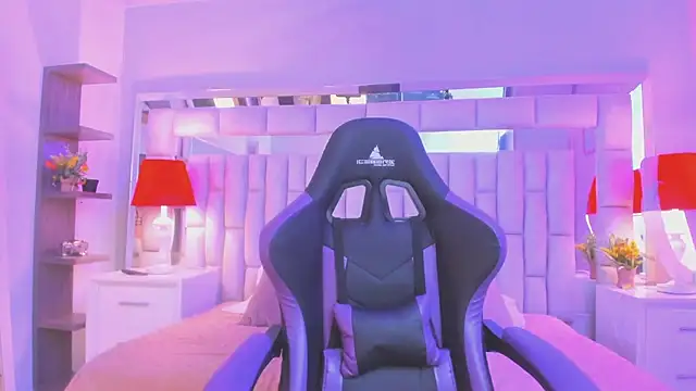 mariiahneedles online show from February 13, 4:30 am