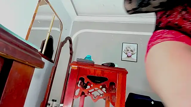 Jimena Grey online show from December 21, 6:30 am