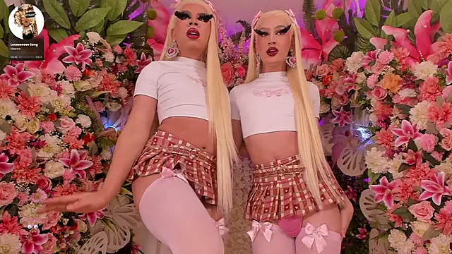 Snapshot of AlisonSharon chatting on March 15, 4:44 am AlisonSharon online show from March 15, 4:44 am