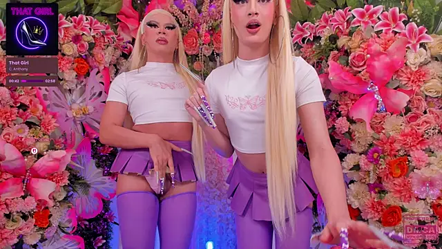 Snapshot of AlisonSharon chatting on October 10, 3:29 am AlisonSharon online show from October 10, 3:29 am