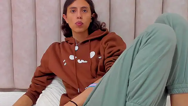 FreyaMoller online show from October 21, 7:59 pm