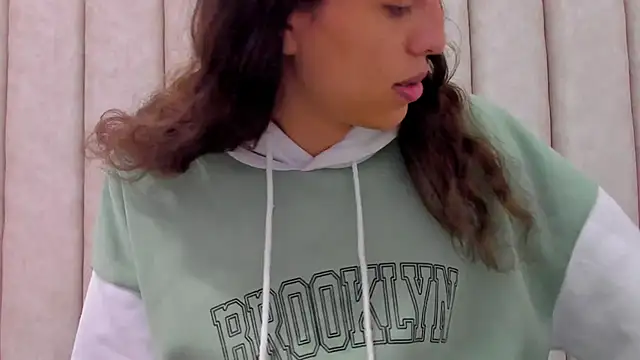 FreyaMoller online show from November 7, 7:58 pm