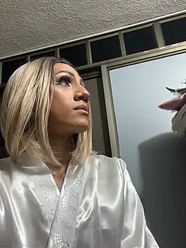 Snapshot of VictoriaRoss1 chatting on February 1, 11:37 pm VictoriaRoss1 online show from February 1, 11:37 pm