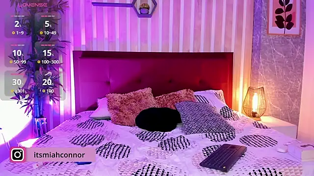 miah connor online show from November 7, 7:58 pm