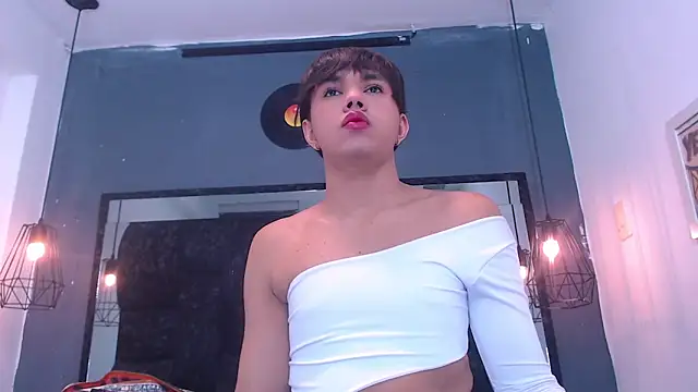 AndreaGil  online show from February 20, 7:27 pm