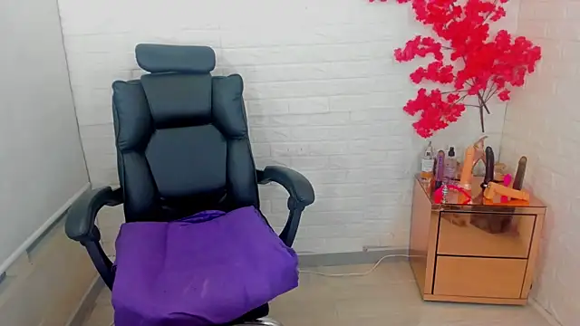 Aura love69 online show from December 3, 5:44 am