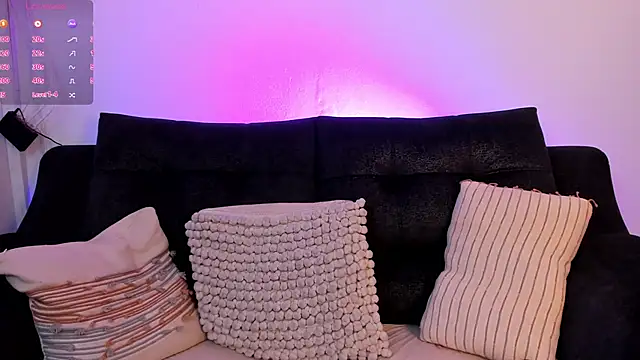 shannel  queen online show from December 19, 9:53 pm