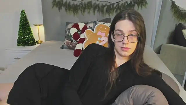 Alfreda Mills online show from December 18, 11:04 am