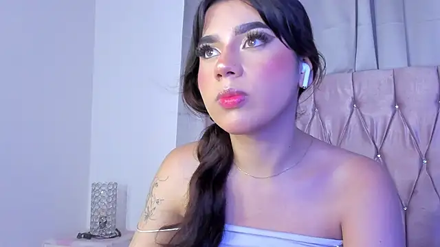 Snapshot of Ashley_piinkk_ chatting on March 19, 4:14 am Ashley piinkk  online show from March 19, 4:14 am