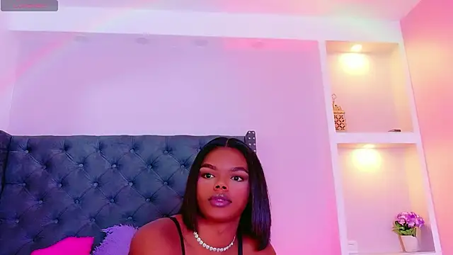 CamiEstrada online show from January 16, 11:40 am