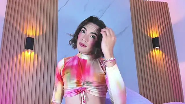 miss Ari online show from December 5, 7:22 pm