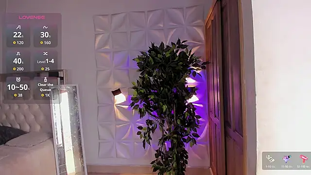 miss Ari online show from November 4, 7:24 pm