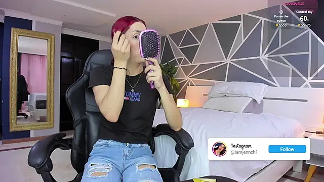 charolbruce 1 online show from October 9, 12:06 pm