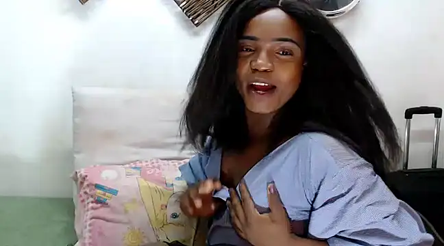 RoyalQueenxx online show from February 19, 9:06 am