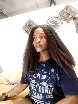 RoyalQueenxx online show from February 27, 1:28 pm
