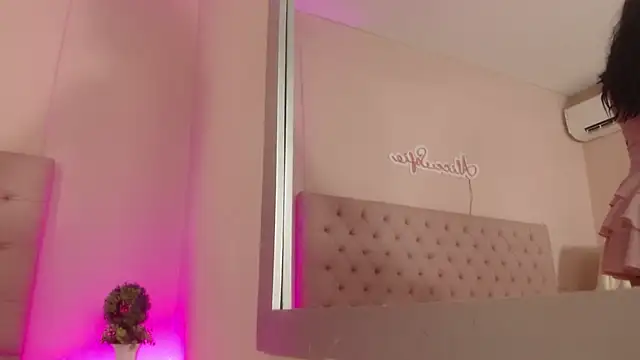 alice sofia online show from October 30, 2:05 pm