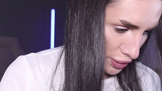 Kim Oberlin  online show from September 21, 4:02 pm