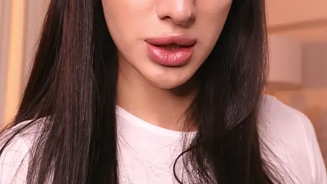 Kim Oberlin  online show from September 26, 4:04 pm