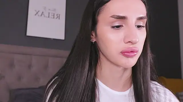 Kim Oberlin  online show from October 5, 4:06 pm