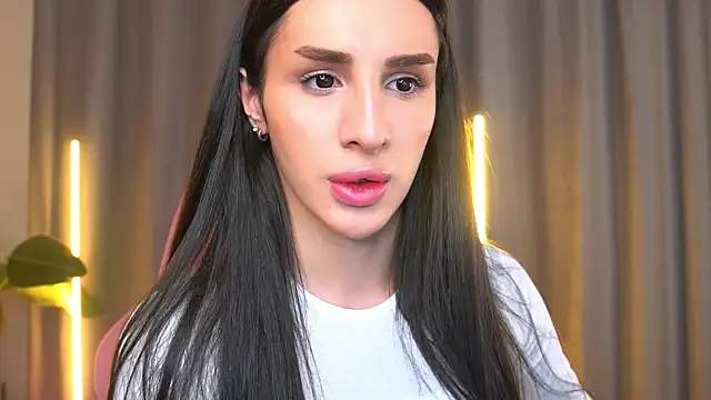 Kim Oberlin  online show from November 14, 4:04 pm