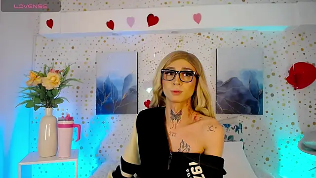 Aniie Doll online show from February 25, 8:24 pm