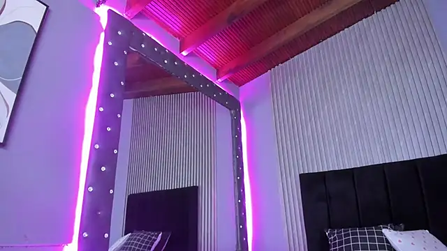  Natassia Dreams online show from November 19, 8:42 pm