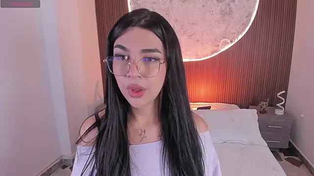 RoseCassie online show from January 19, 2:48 pm