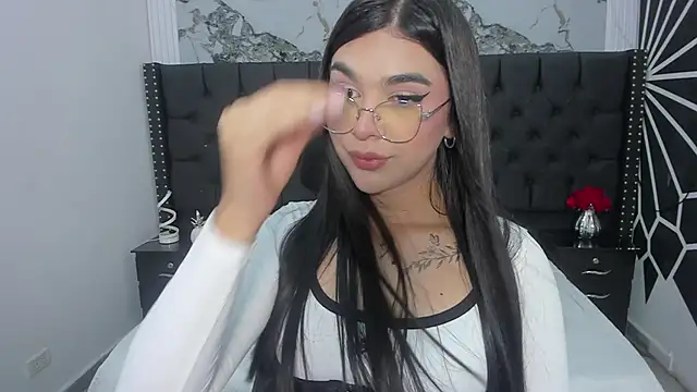 RoseCassie online show from June 28, 1:26 pm