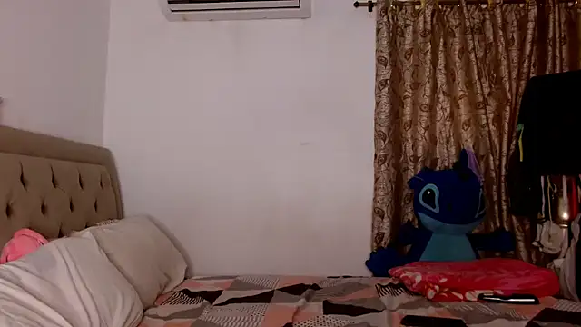 sweethoneytsx online show from November 17, 9:36 pm