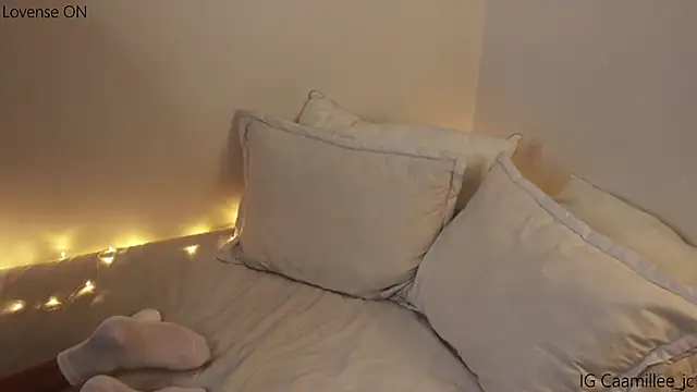 caamillee  online show from March 19, 10:53 pm