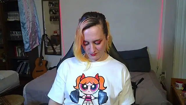 Evelan420 online show from October 28, 9:23 pm