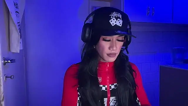 Ladyosa99 online show from February 7, 6:02 pm