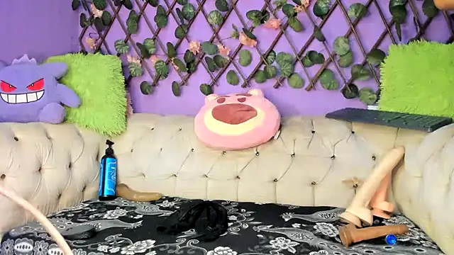 amydelahozgomez online show from September 19, 5:13 am