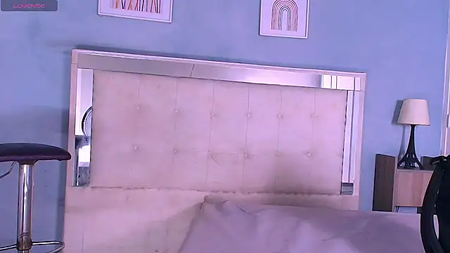 Snapshot of Emily_Castillo_1 chatting on October 13, 5:53 am Emily Castillo 1 online show from October 13, 5:53 am