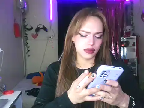 Xrussoaprilofficial online show from June 17, 4:13 am