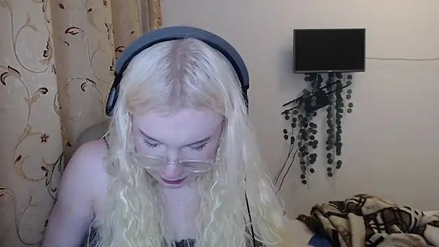 Sasyhk0 online show from December 5, 9:32 pm