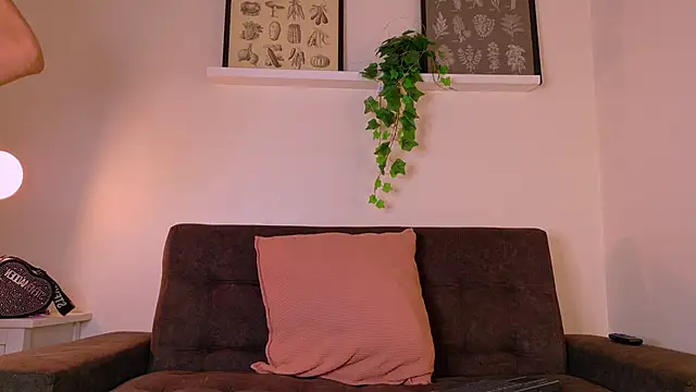 TiffValentinee  online show from February 23, 7:39 pm