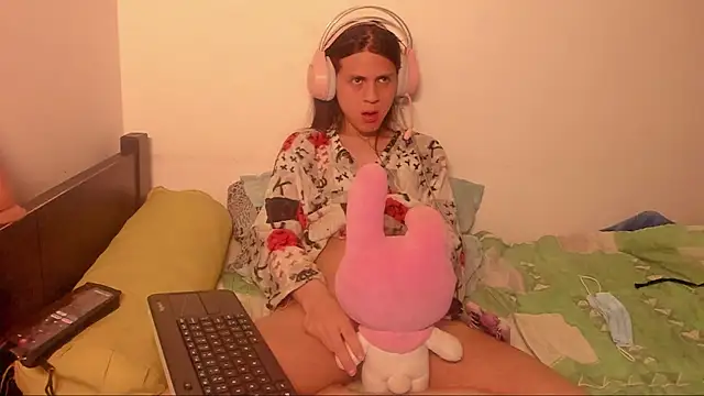 Petite-Goth online show from January 17, 2:30 am