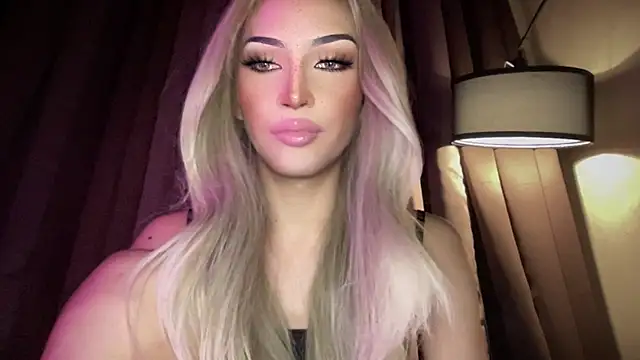 Alicegreenexx online show from August 2, 4:17 pm