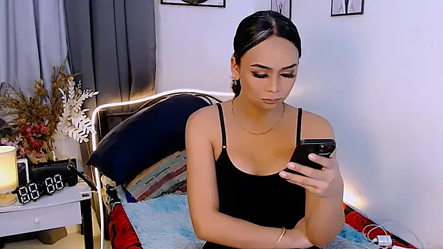 Zialustts online show from October 22, 5:26 pm