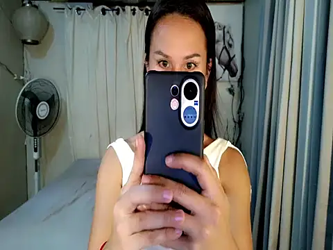 holly bitch online show from July 13, 1:52 am