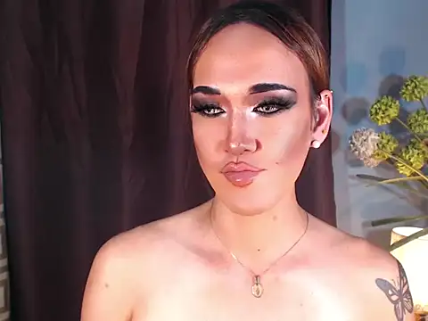 AleinaCroft online show from May 17, 2:49 pm