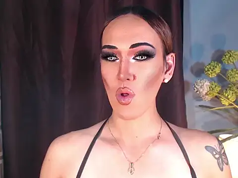 AleinaCroft online show from May 22, 2:13 pm