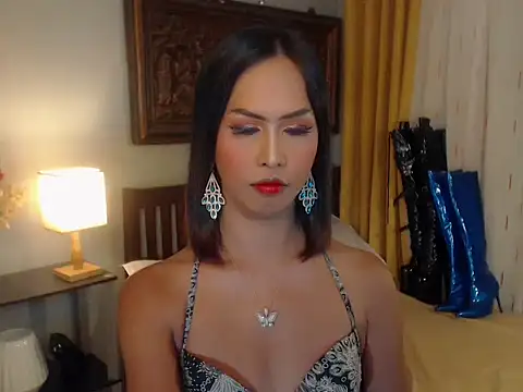 Nathalieheartt online show from October 8, 2:46 am