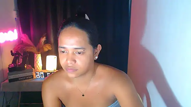 Lorainnelustts online show from December 3, 3:44 am