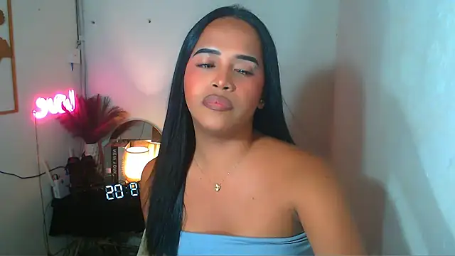 Lorainnelustts online show from March 22, 1:38 pm