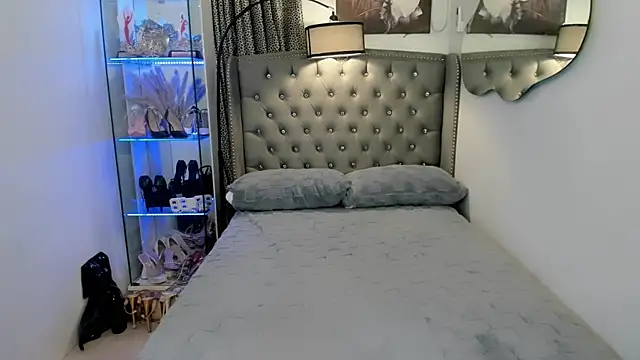 Lars empress online show from December 17, 11:49 am